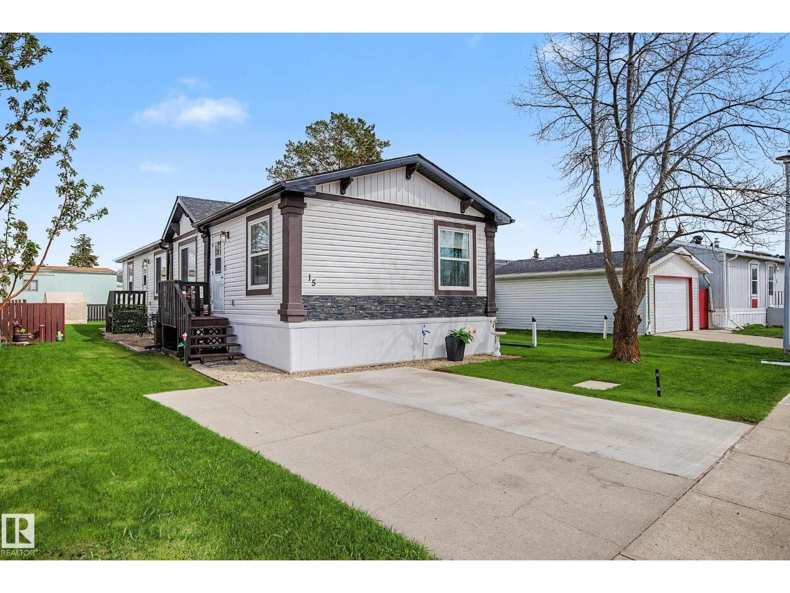#15 12604 153 AV NW