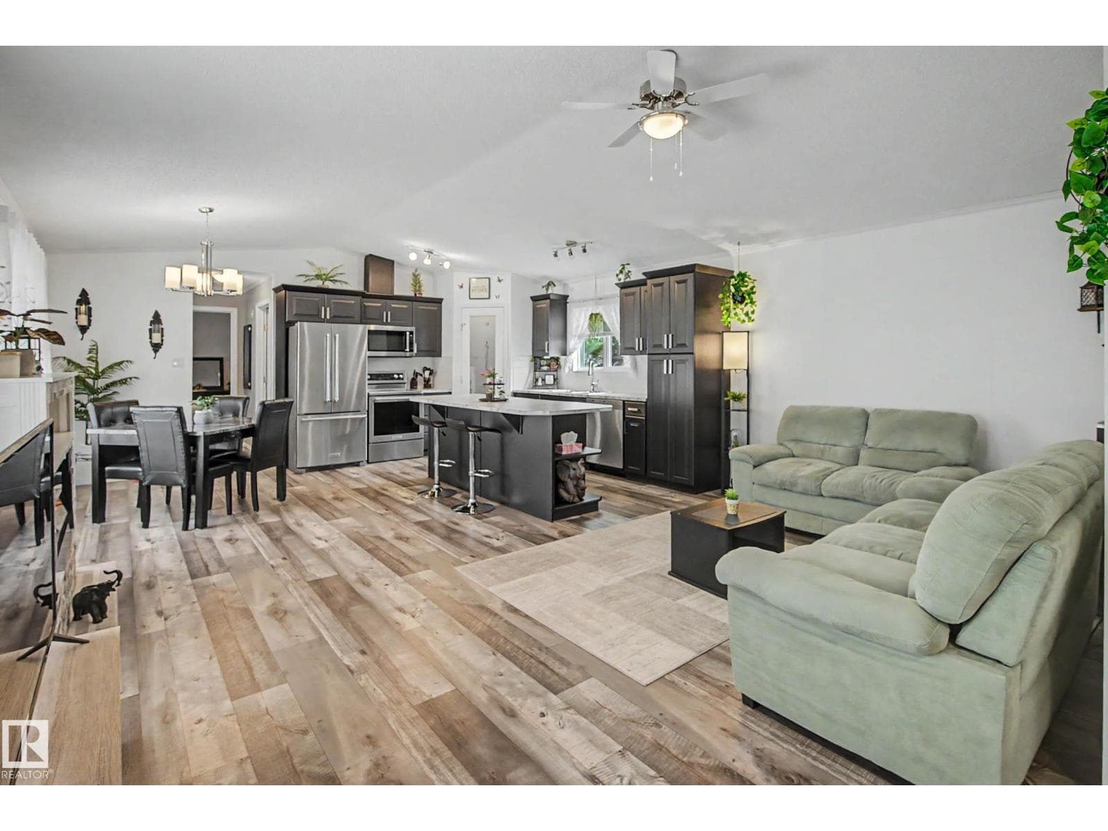 #15 12604 153 AV NW — photo 4