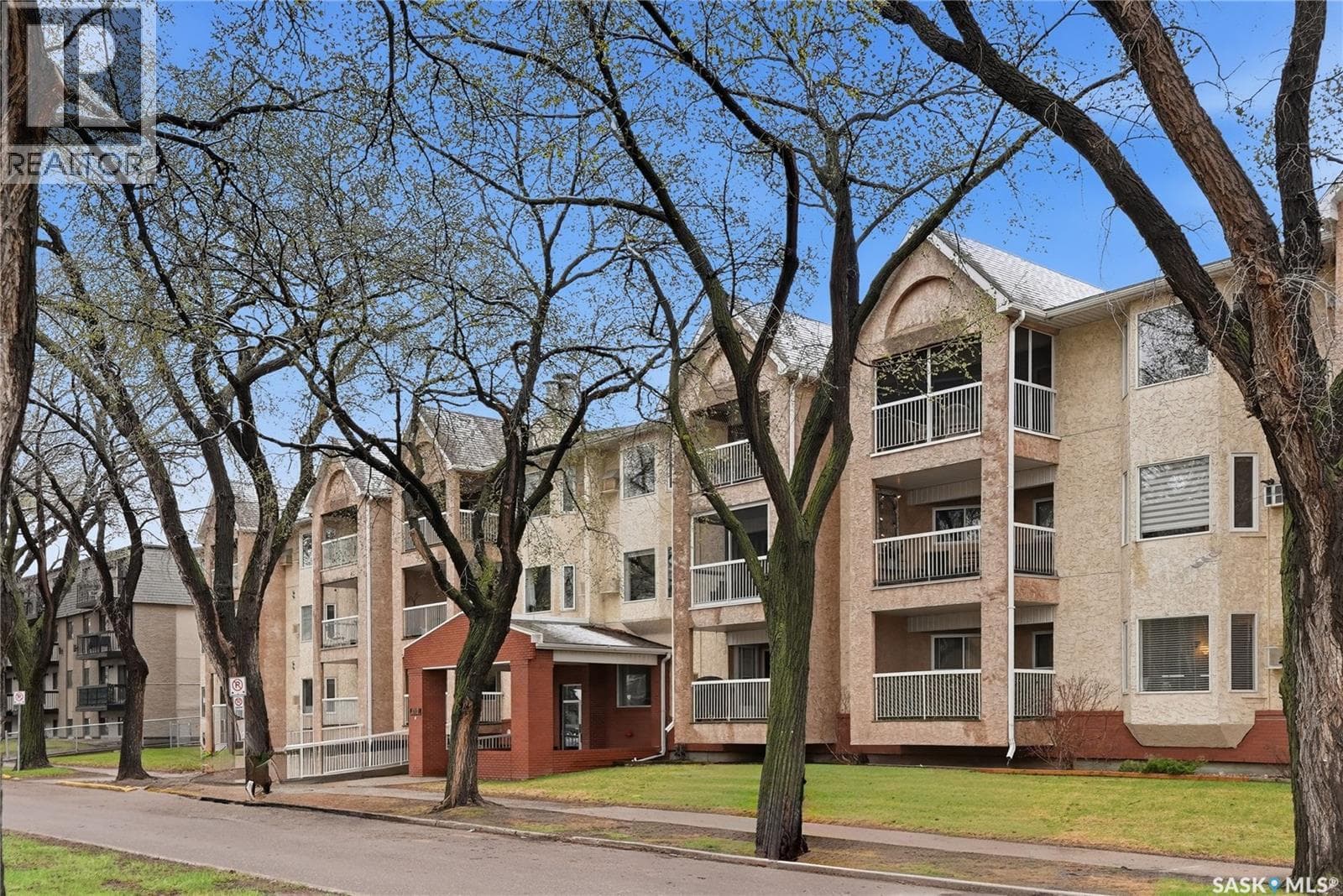 101 410 Main STREET