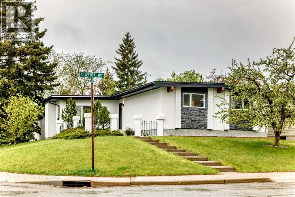 275 Silverview Way NW
