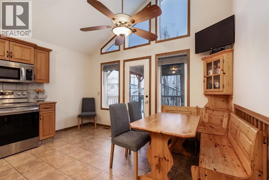 4 bed 4 bath single family at 45 Thornfield Close SE — $625,000 — photo 9