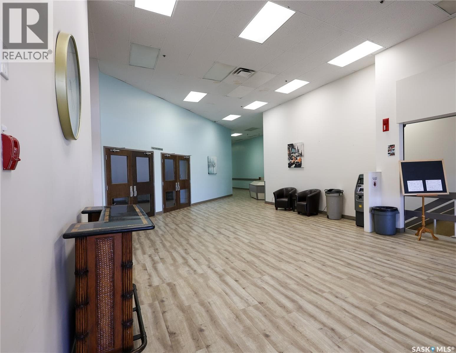 888 Central AVENUE — photo 3