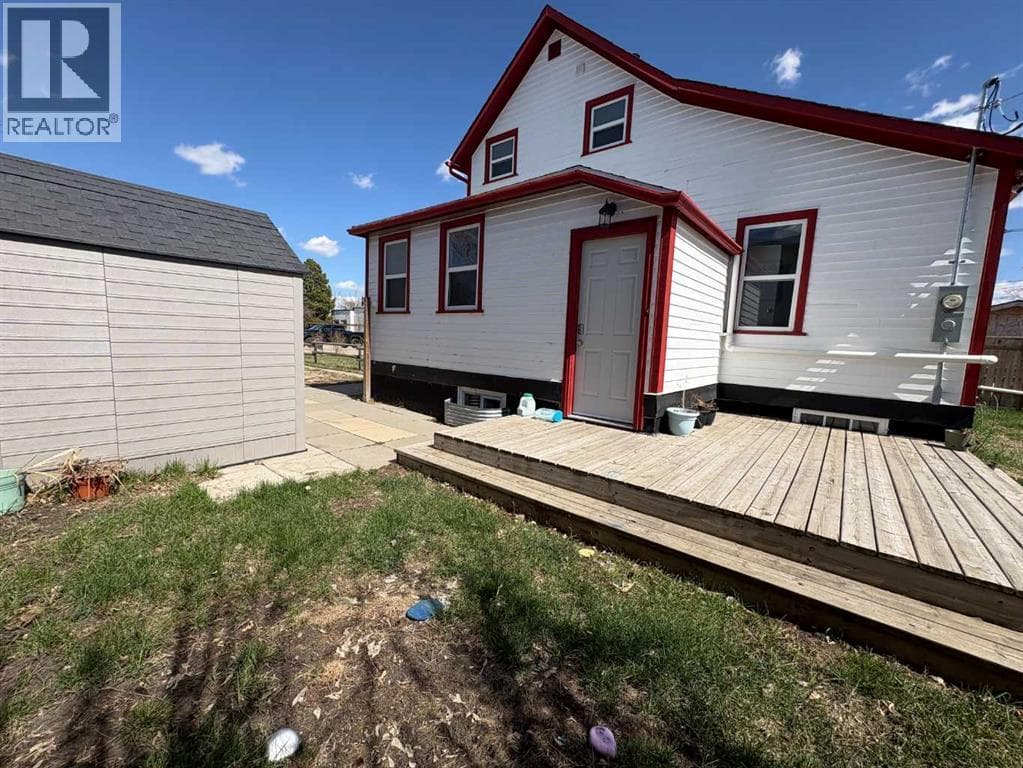 5129 48 Avenue — photo 3