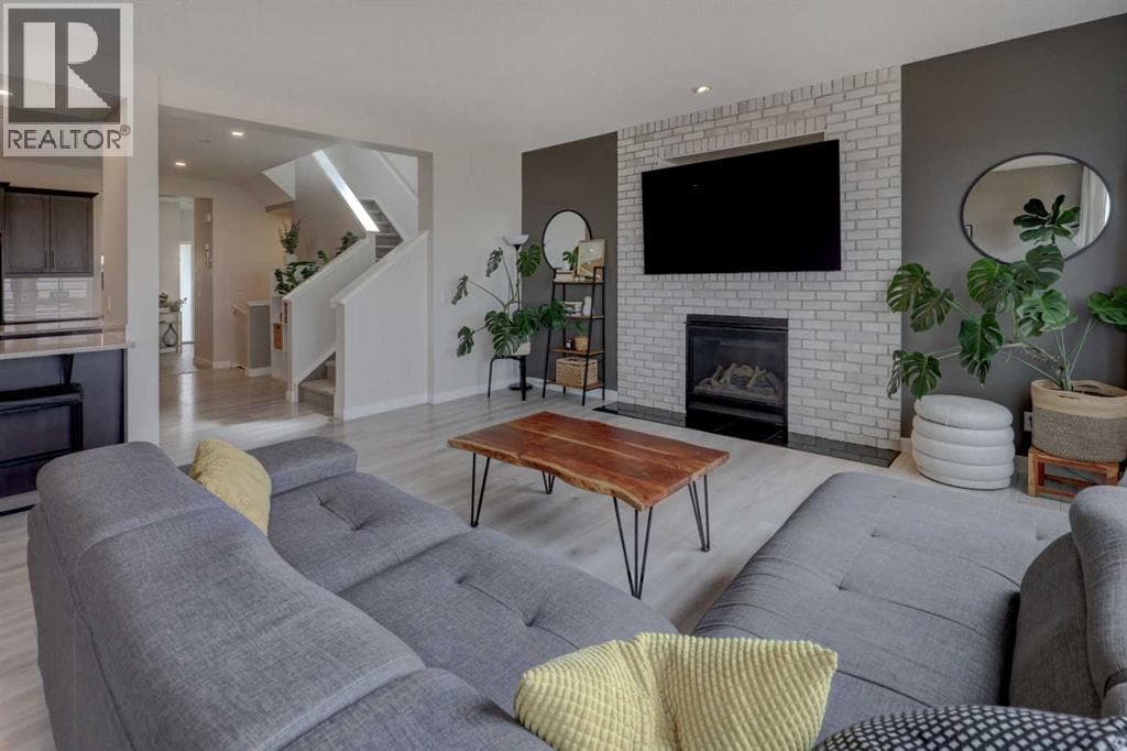 468 Livingston View NE — photo 3