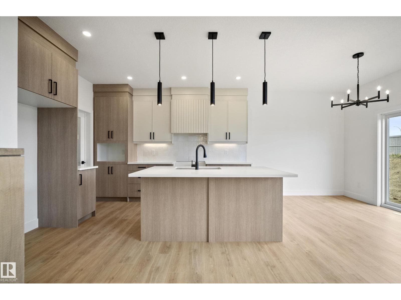 157 Caledon CR