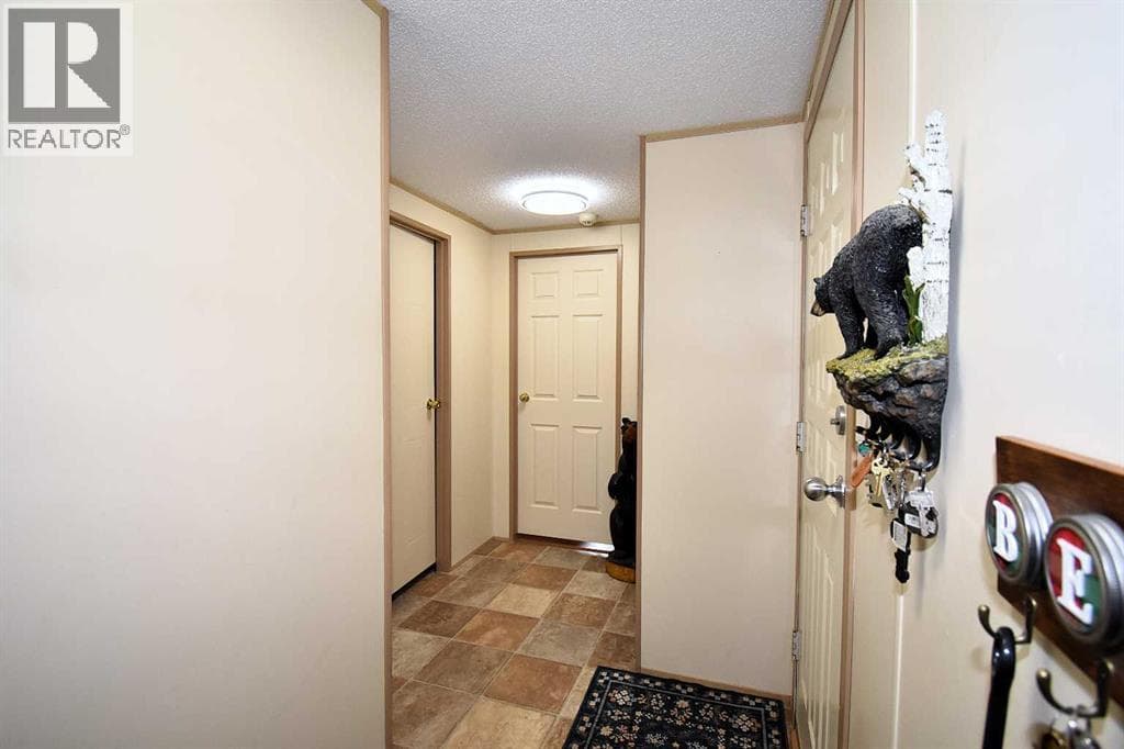 218 Skogg Avenue — photo 2