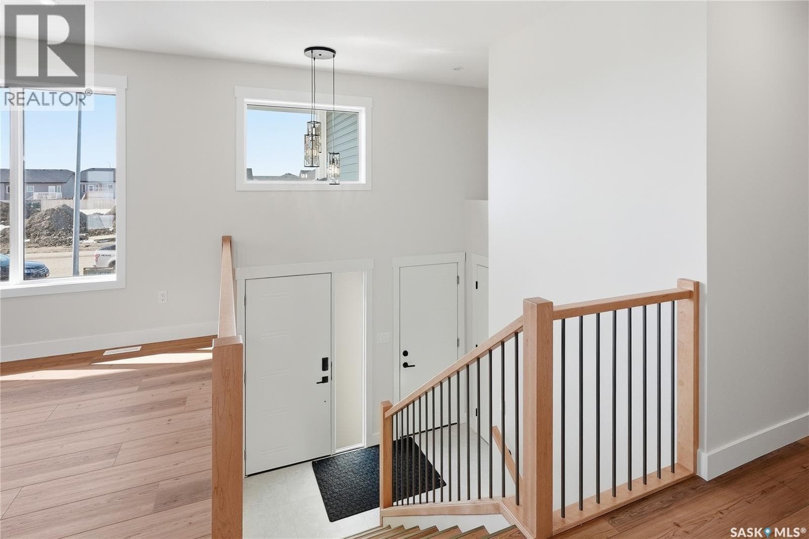 814 Ballesteros CRESCENT — photo 2