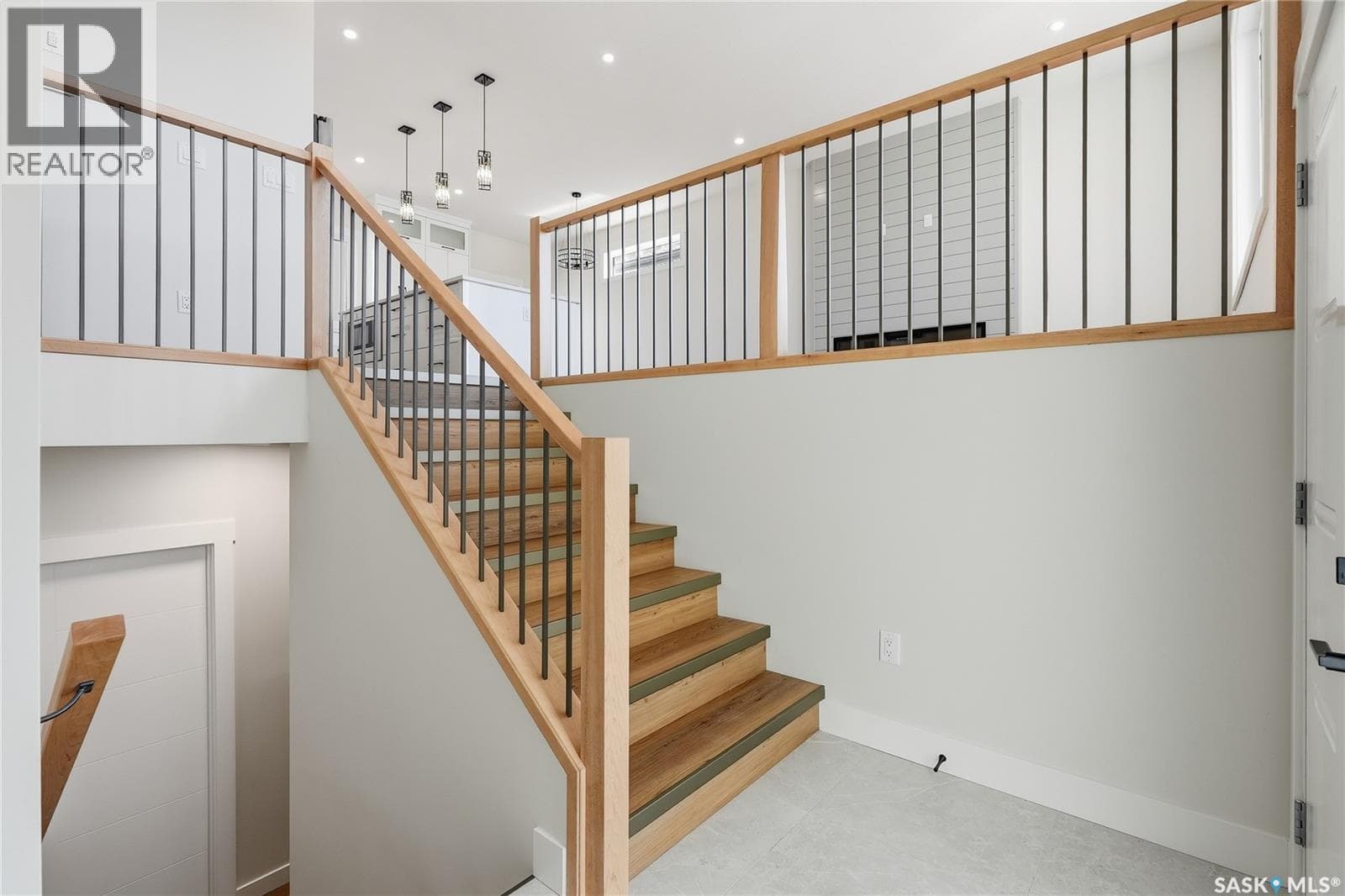 814 Ballesteros CRESCENT — photo 3