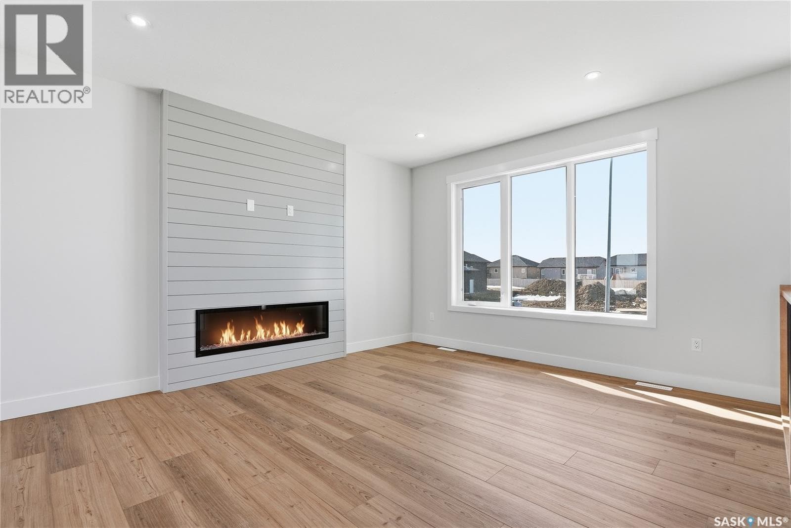 814 Ballesteros CRESCENT — photo 4