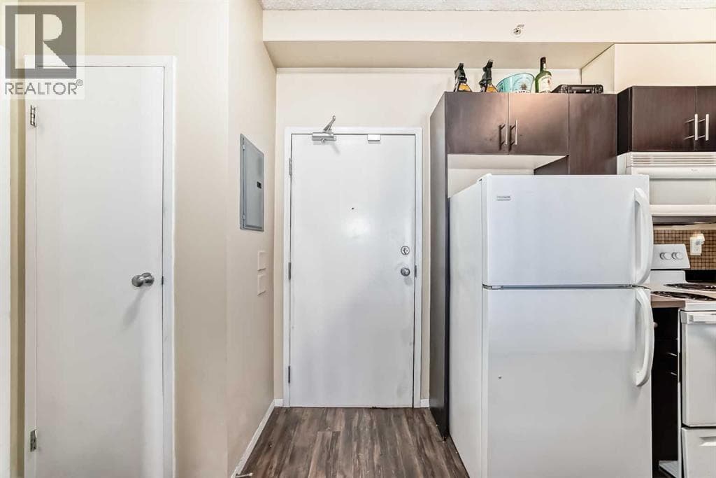 3309, 73 Erin Woods Court SE — photo 3