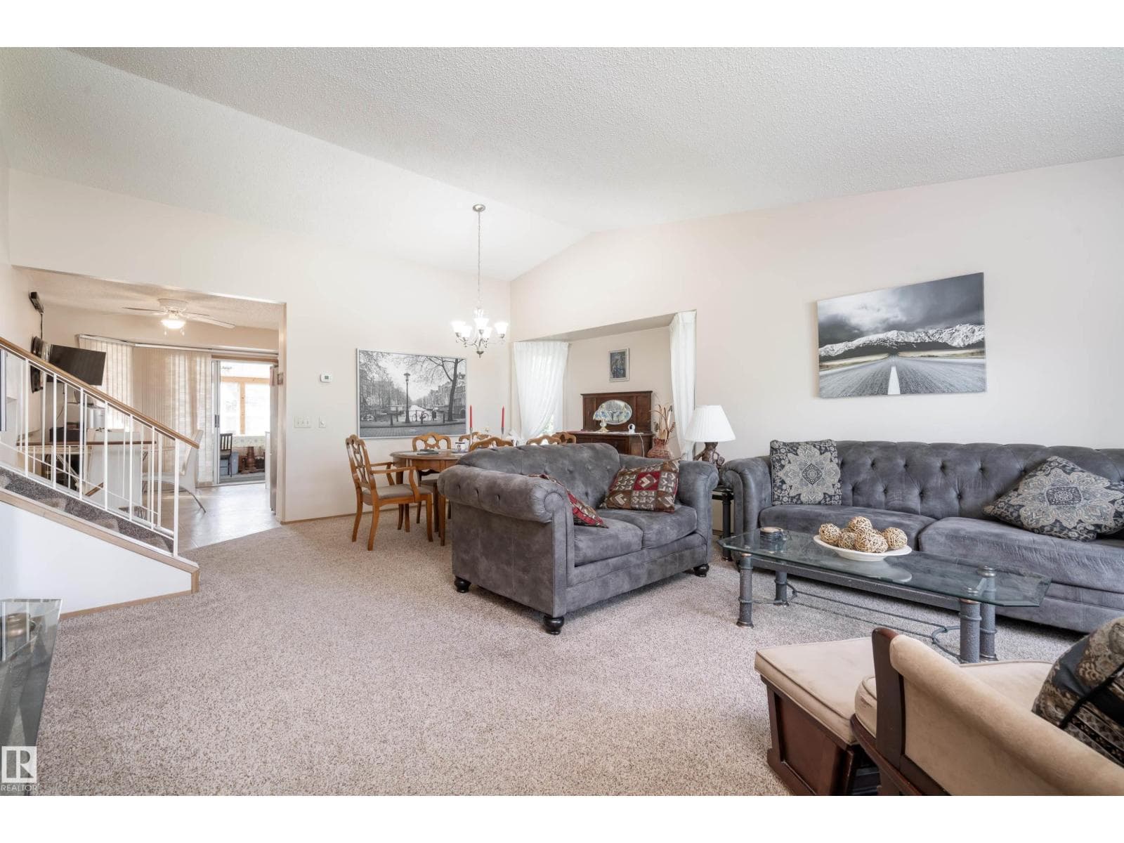 4116 44 AV — photo 2