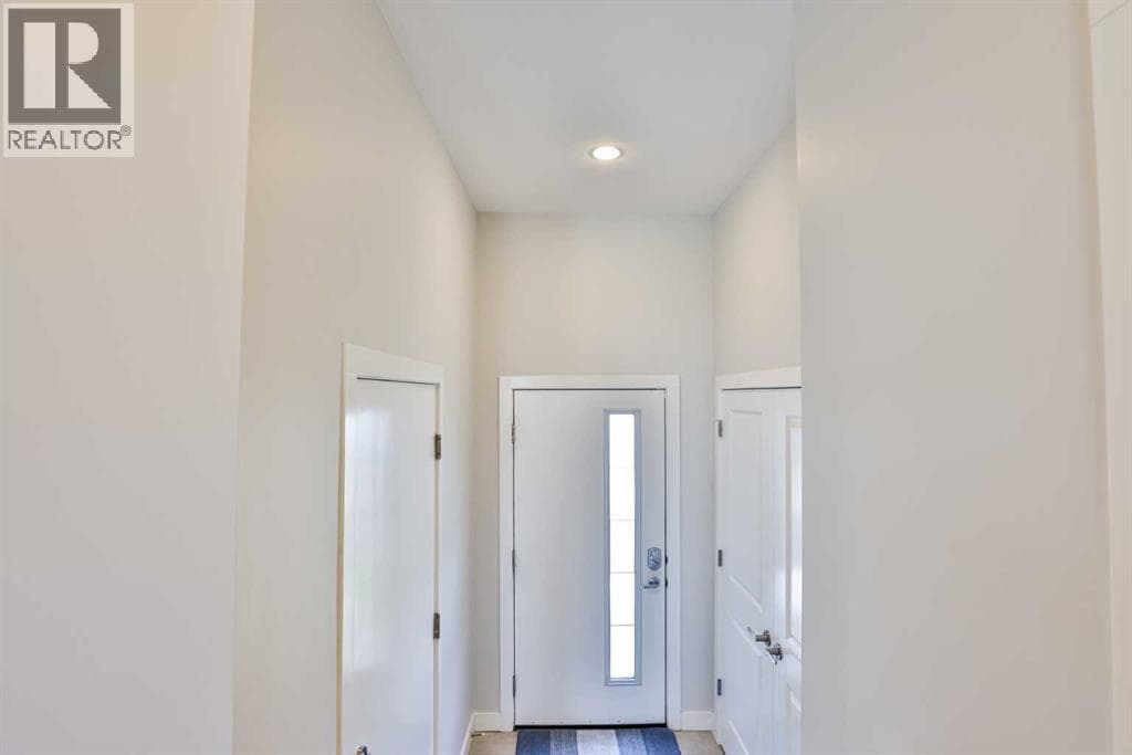 3, 65 Aquitania Circle W — photo 2