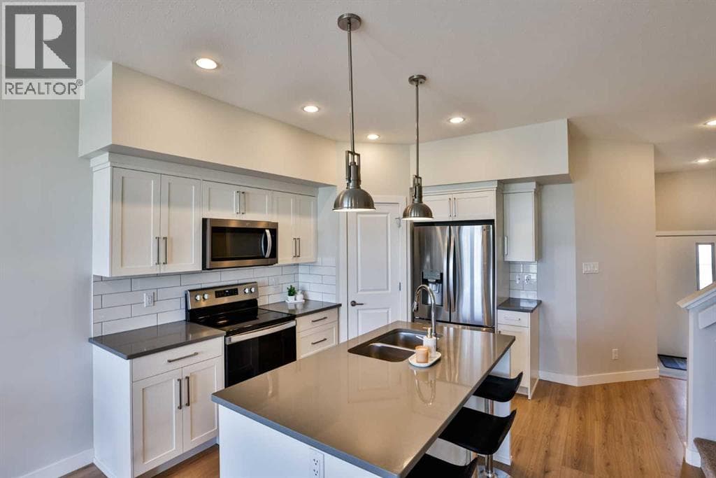 3, 65 Aquitania Circle W — photo 5