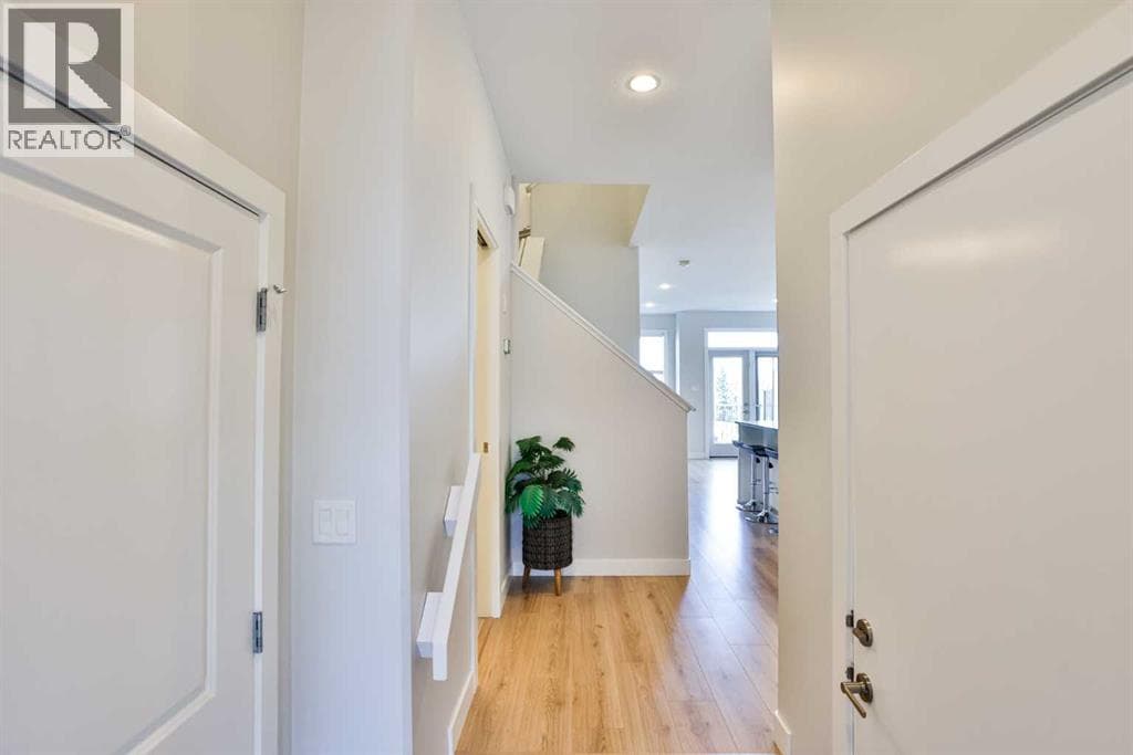3, 65 Aquitania Circle W — photo 3