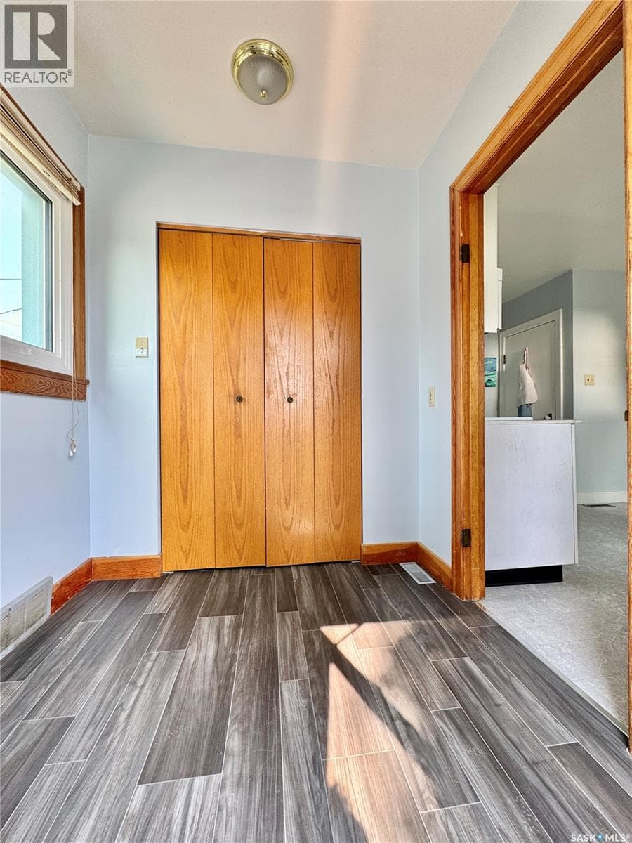 405 March AVENUE E — photo 3