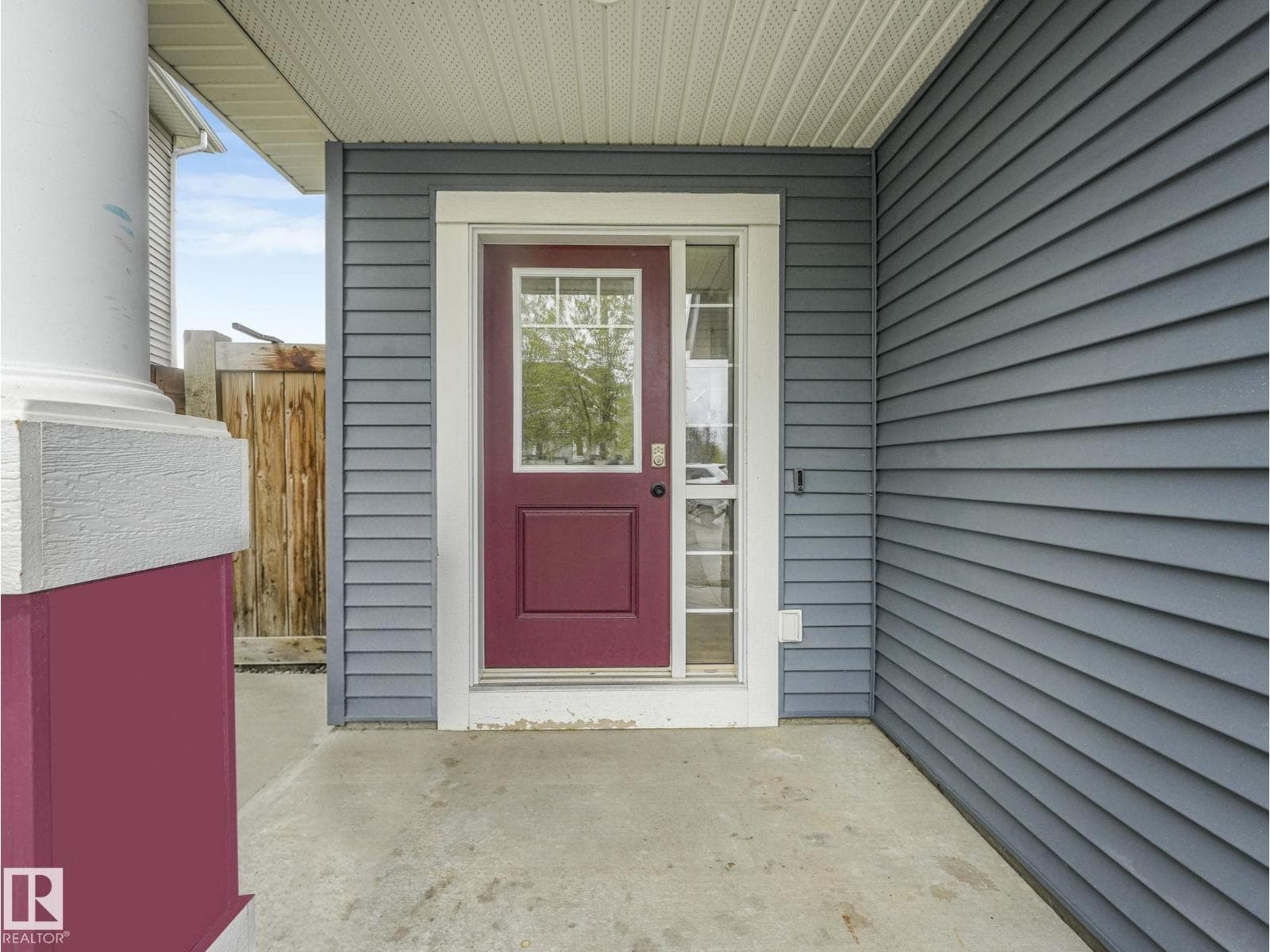7327 24 AV SW — photo 4