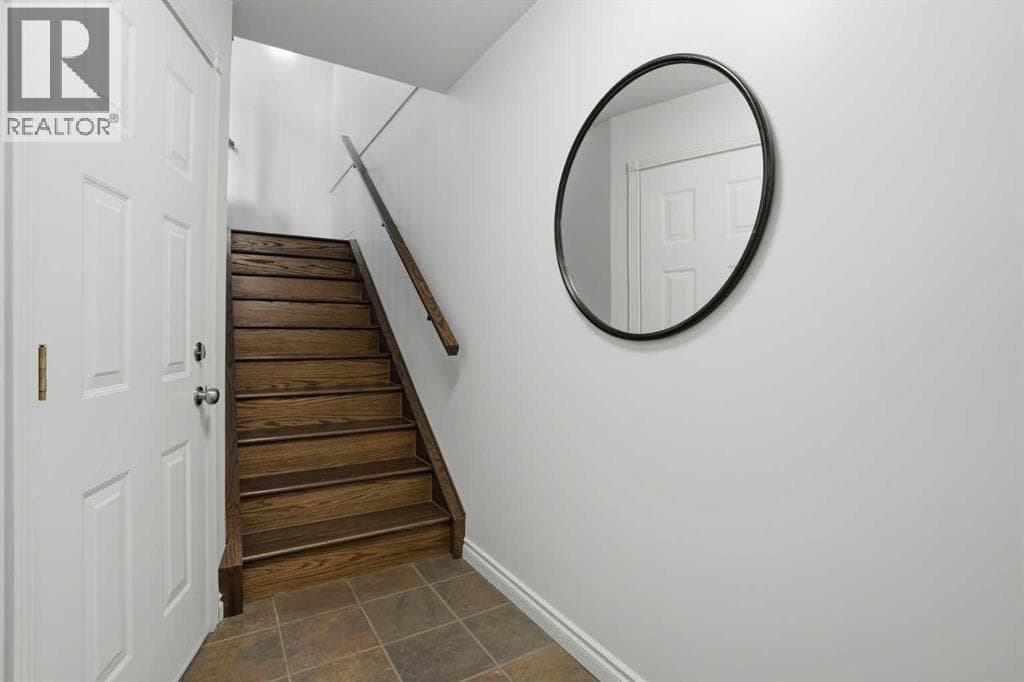 31 McDougall Court NE — photo 3