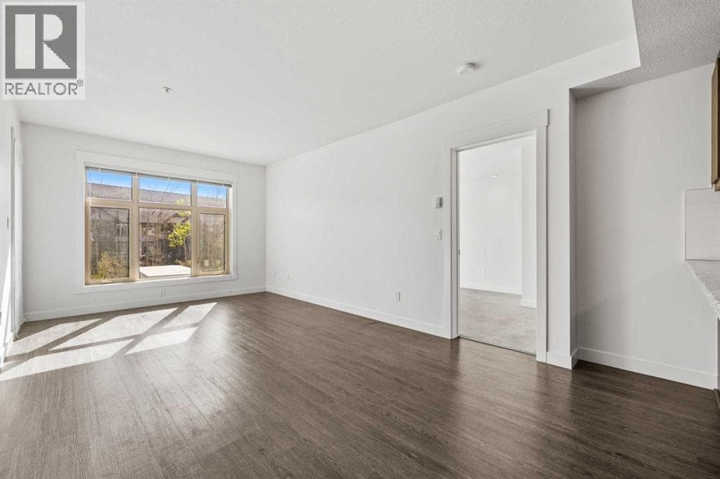 121, 15 Aspenmont Heights SW — photo 3
