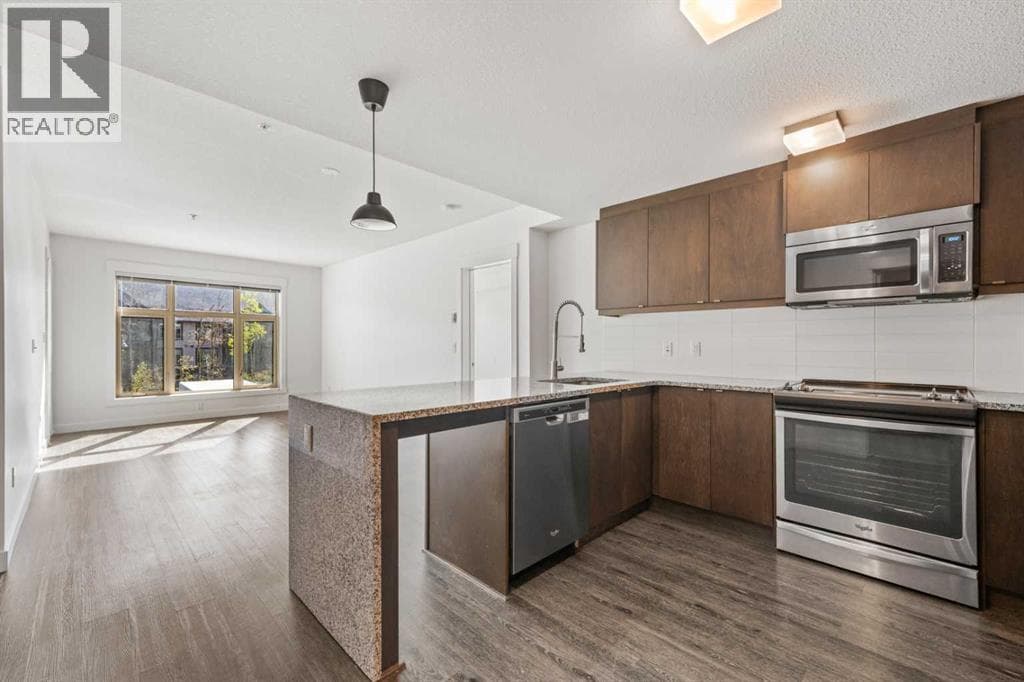 121, 15 Aspenmont Heights SW — photo 2