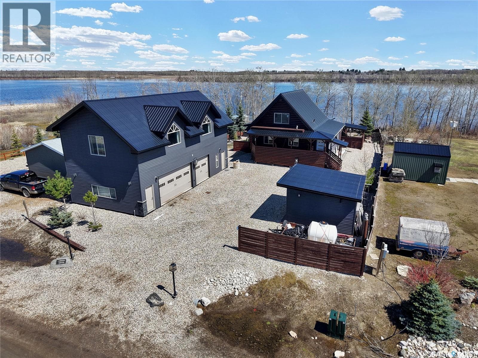 43 Lakeshore DRIVE
