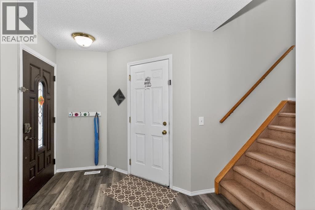 42 Royal Elm Drive NW — photo 3