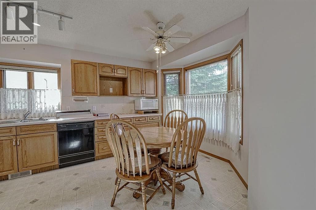 37 Edgepark Villas NW — photo 5