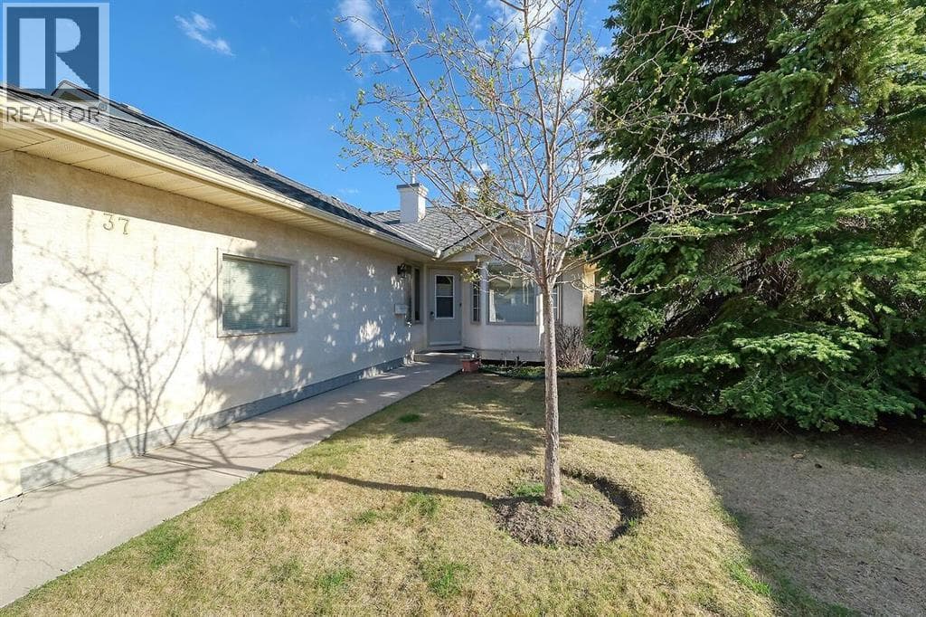 37 Edgepark Villas NW — photo 2