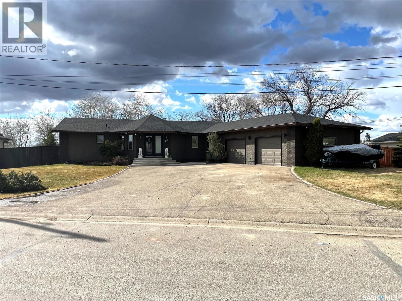 408 Macdonald STREET — photo 2
