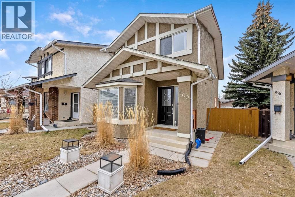 100 Woodfield Green SW — photo 2