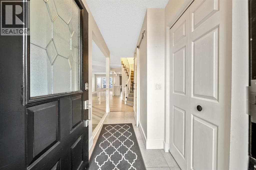 100 Woodfield Green SW — photo 3