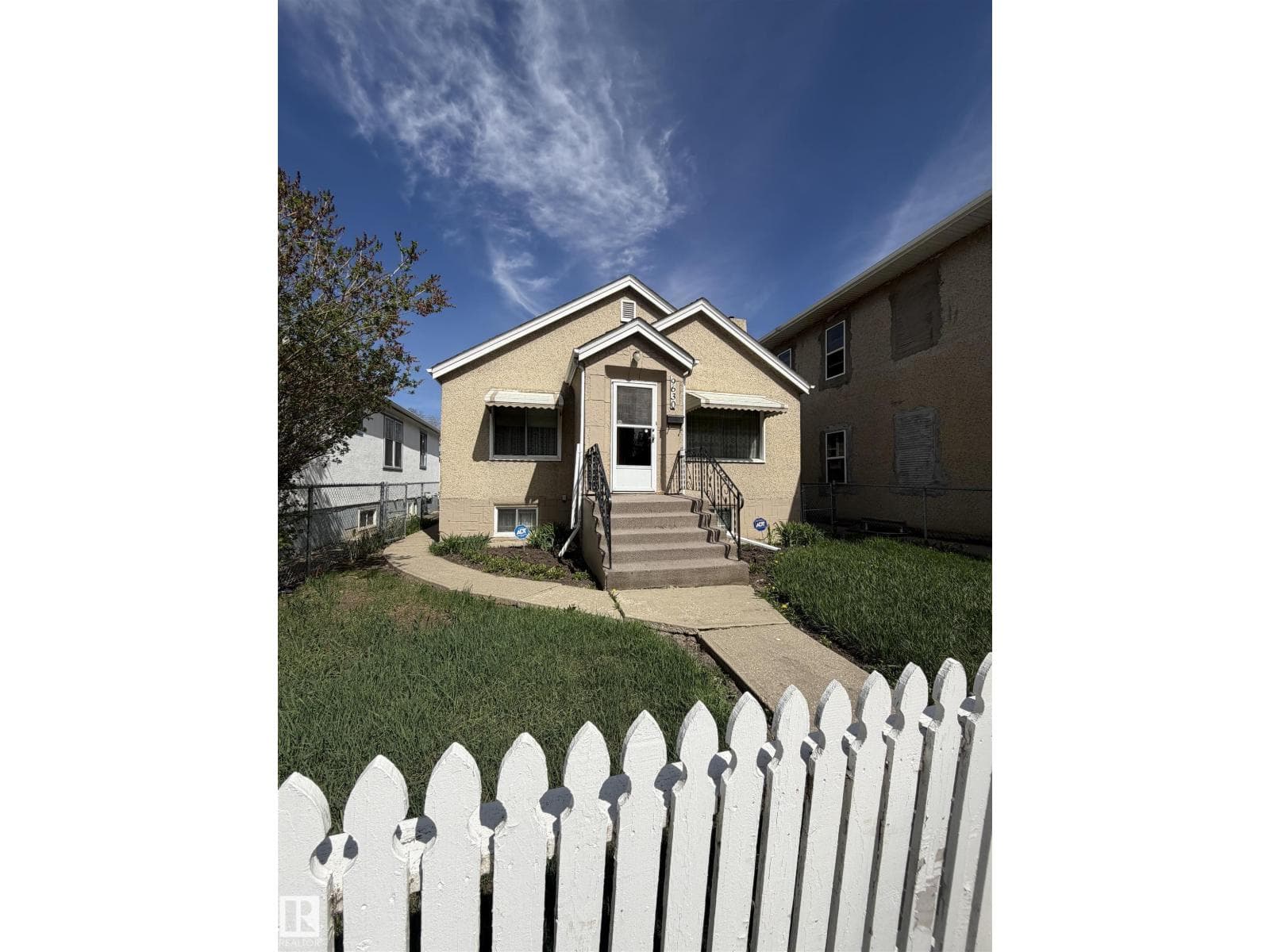 9630 106 AV NW