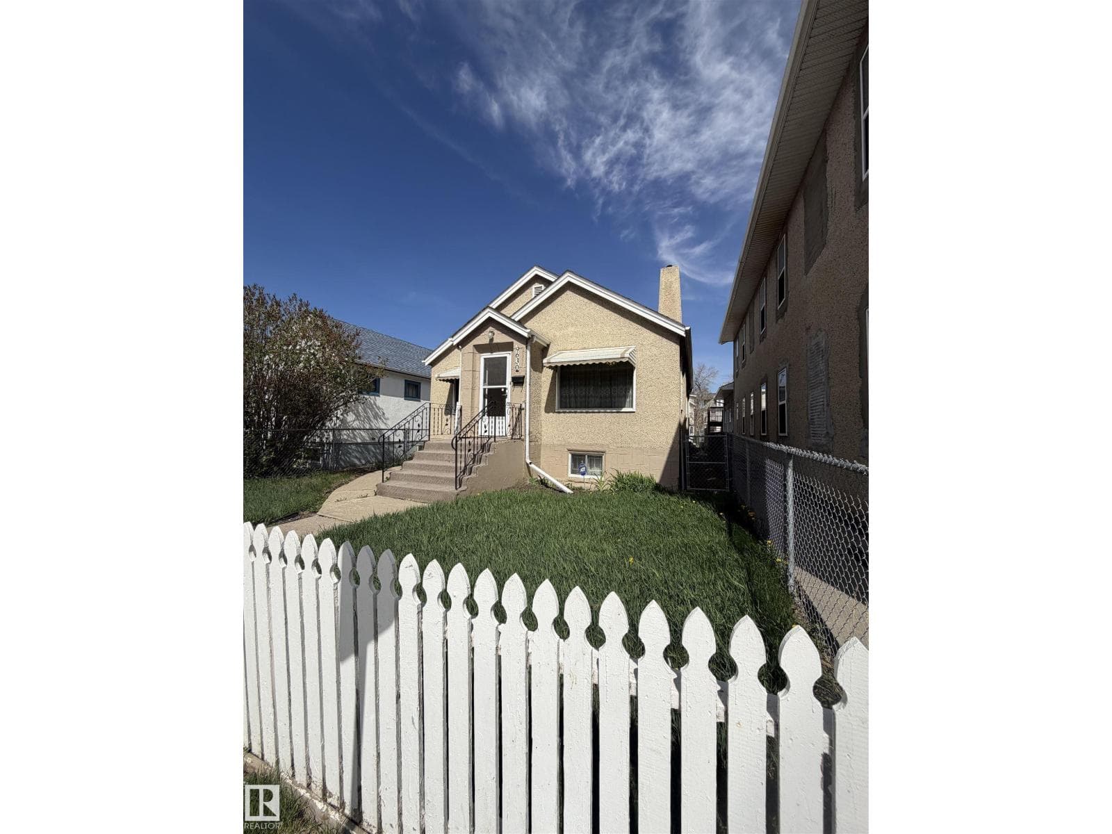 9630 106 AV NW — photo 2