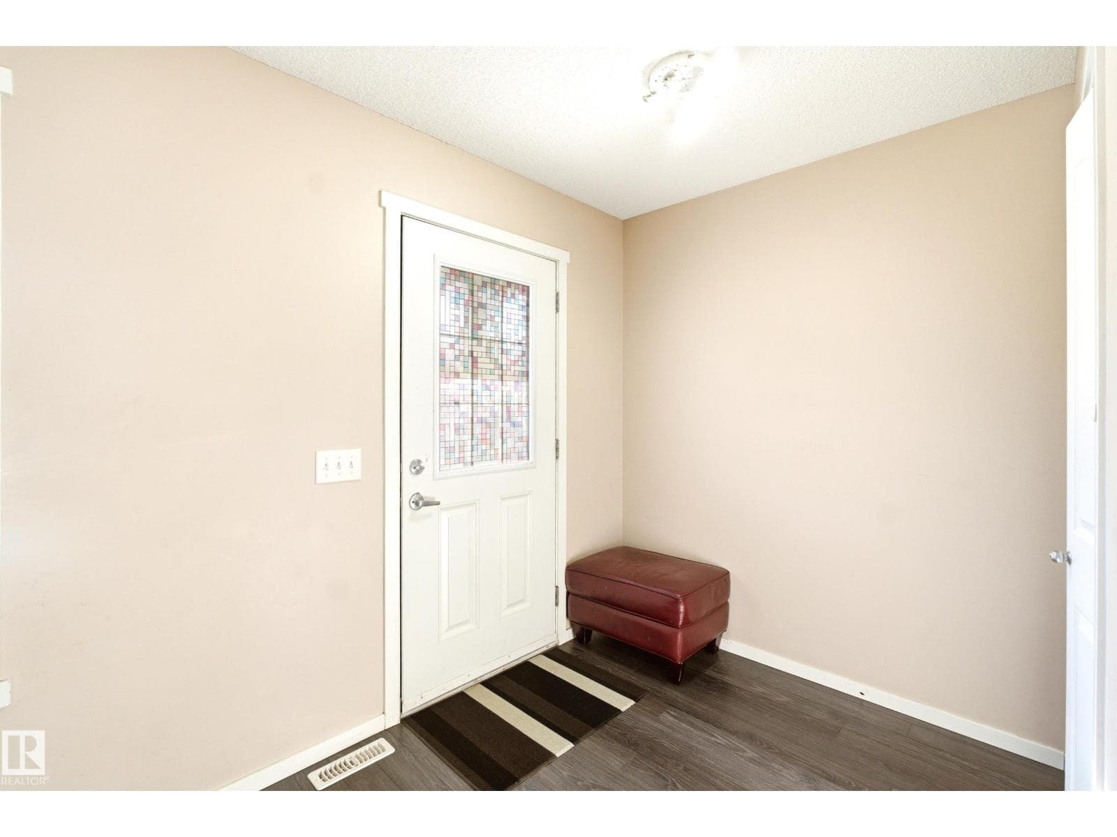 2132 32 Street NW NW — photo 5