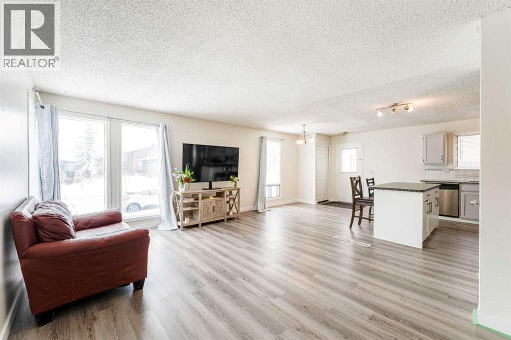 147 Templewood Drive NE — photo 4