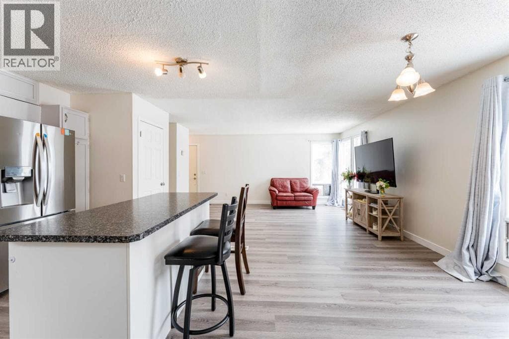 147 Templewood Drive NE — photo 2