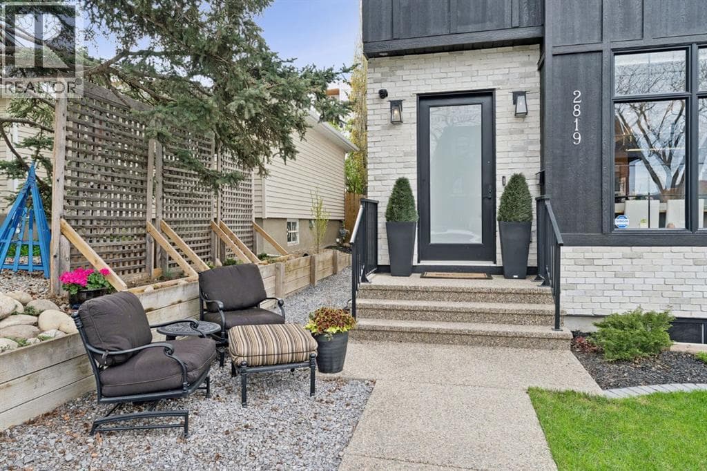 2819 36 Street SW — photo 3