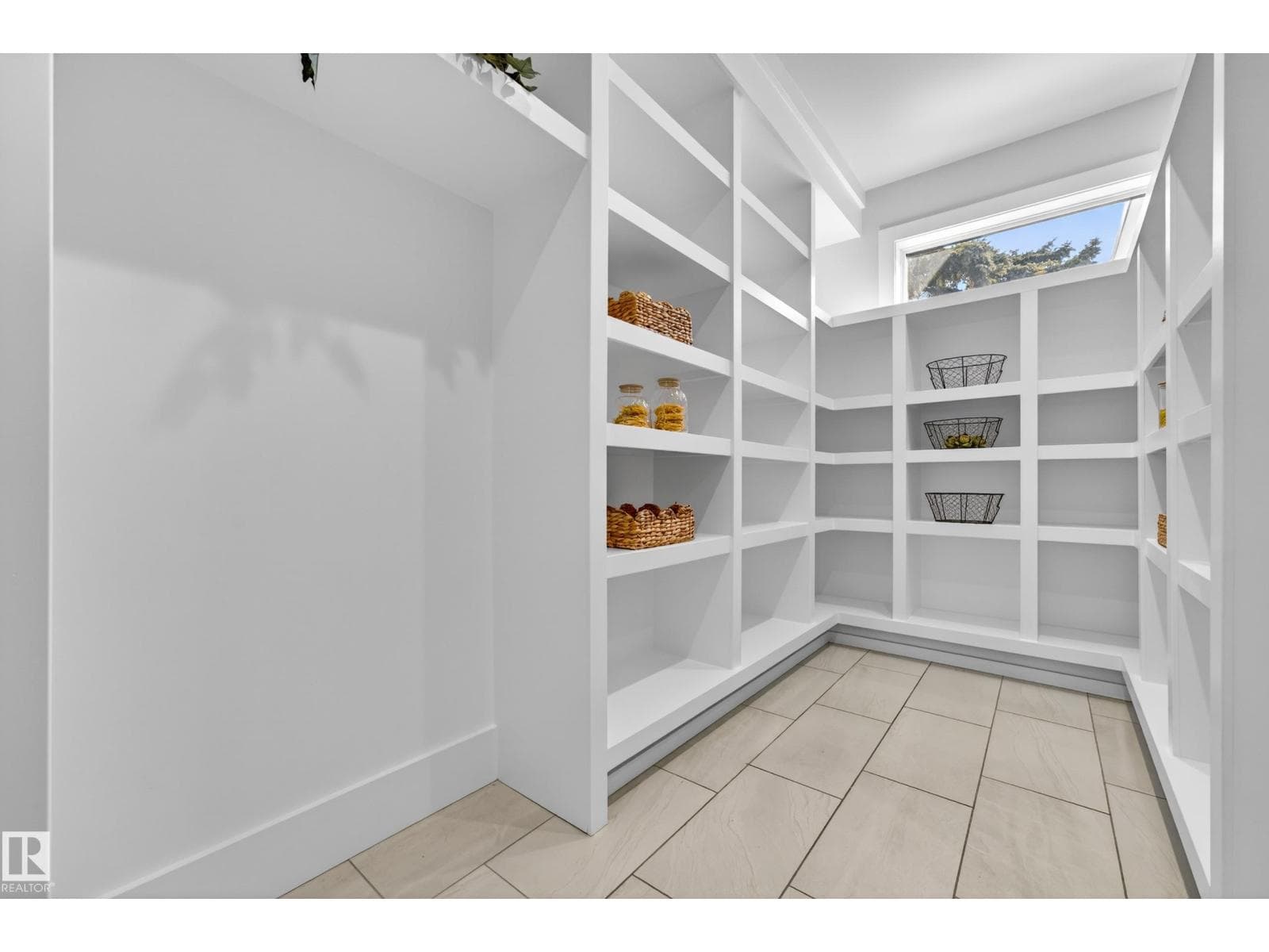 14132 97 AV NW — photo 3