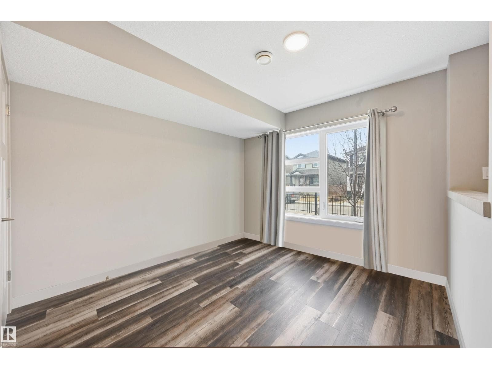 #5 17635 58 ST NW NW — photo 4