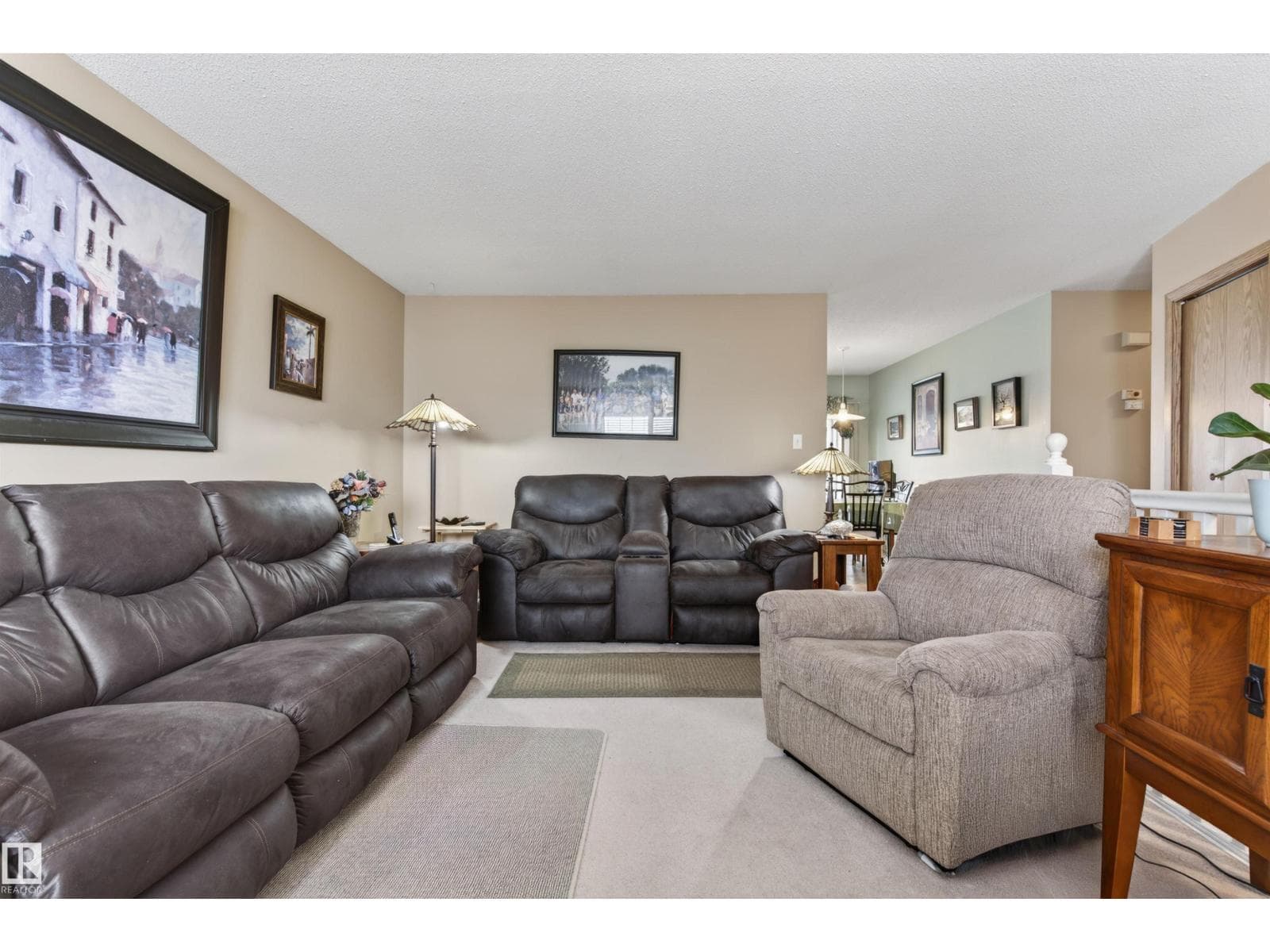 6111 53 AV — photo 4