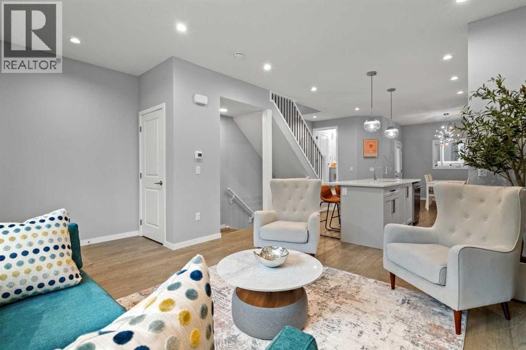 3304 2 Street NE — photo 5