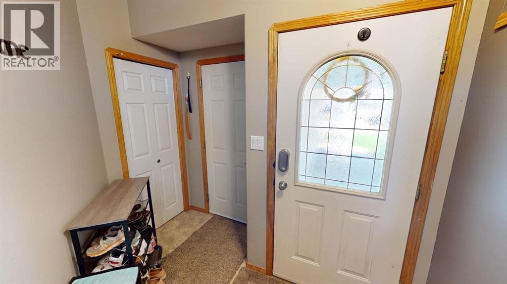 16 Upland Street W — photo 3