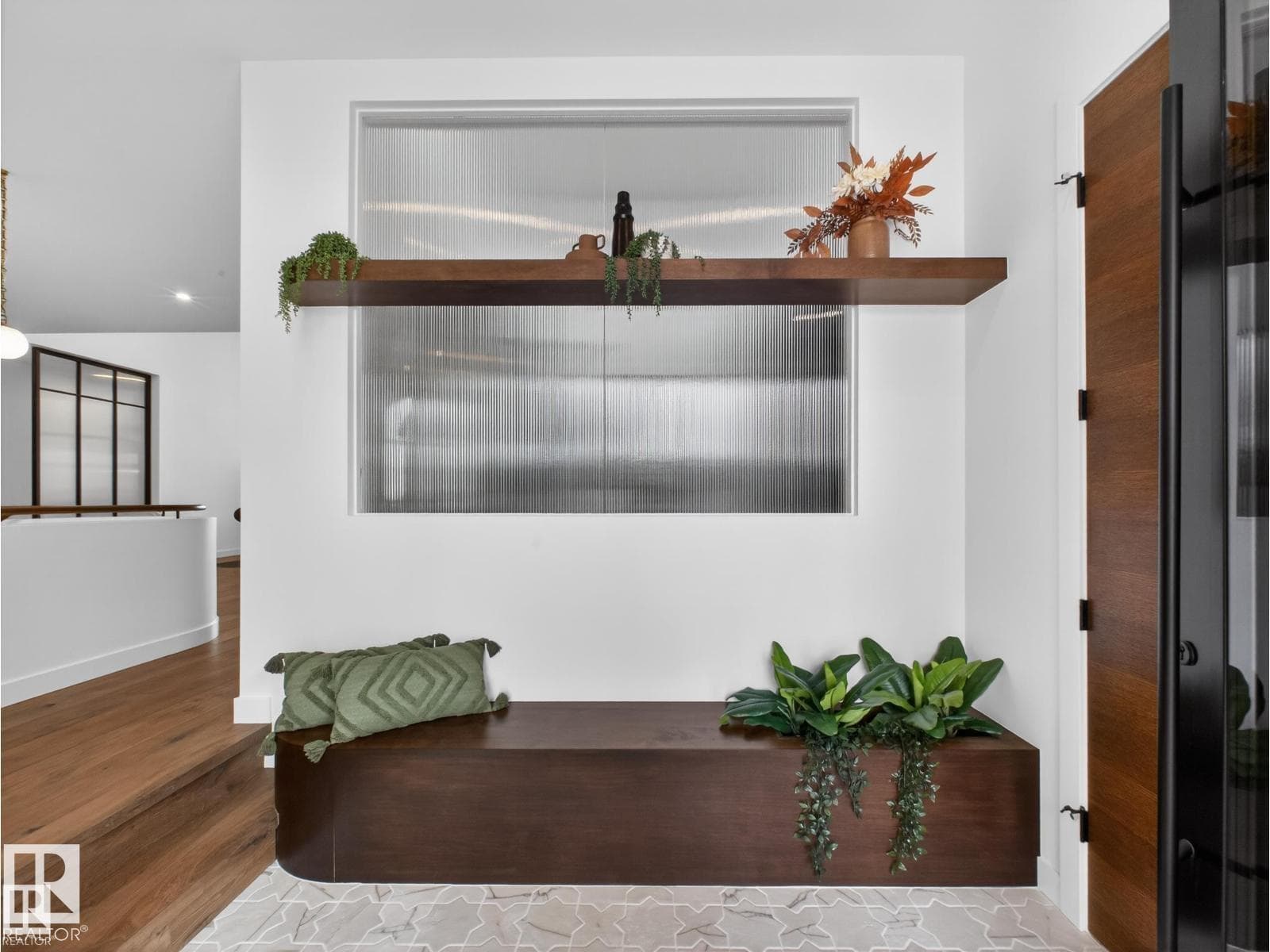7104 54 AV — photo 3