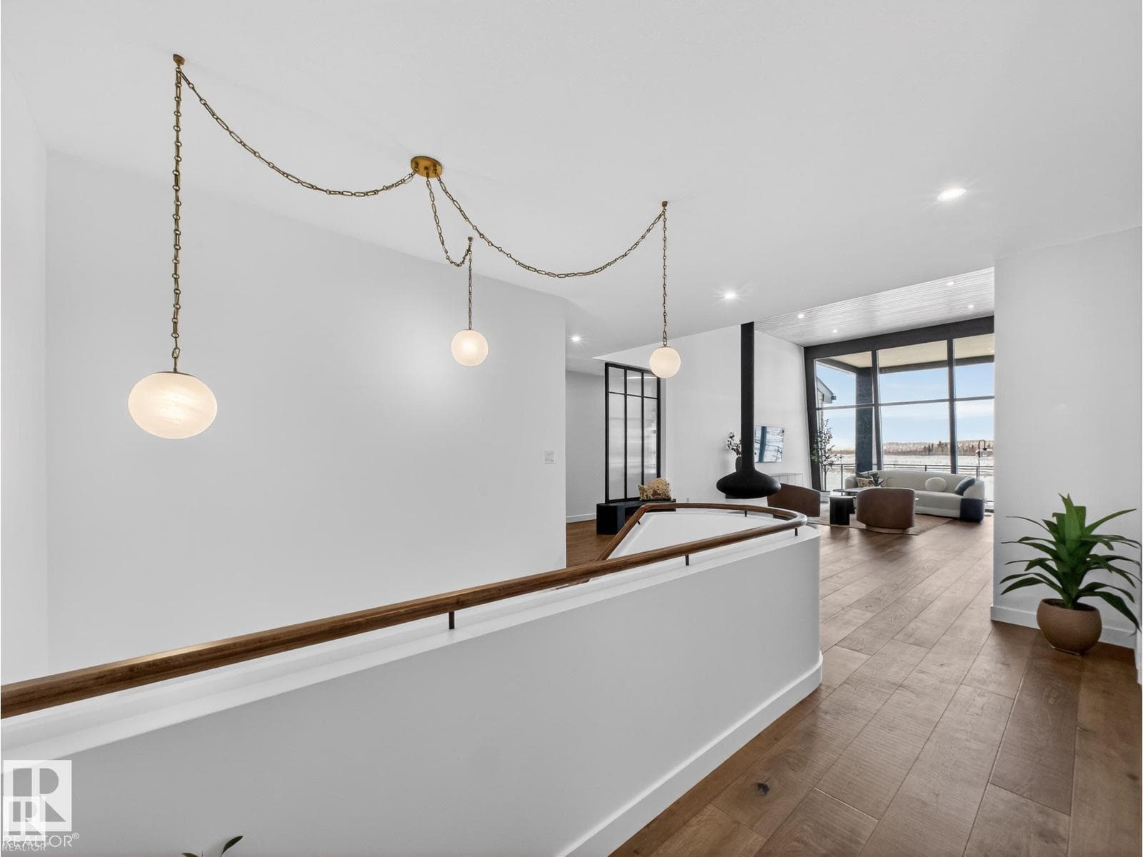7104 54 AV — photo 5