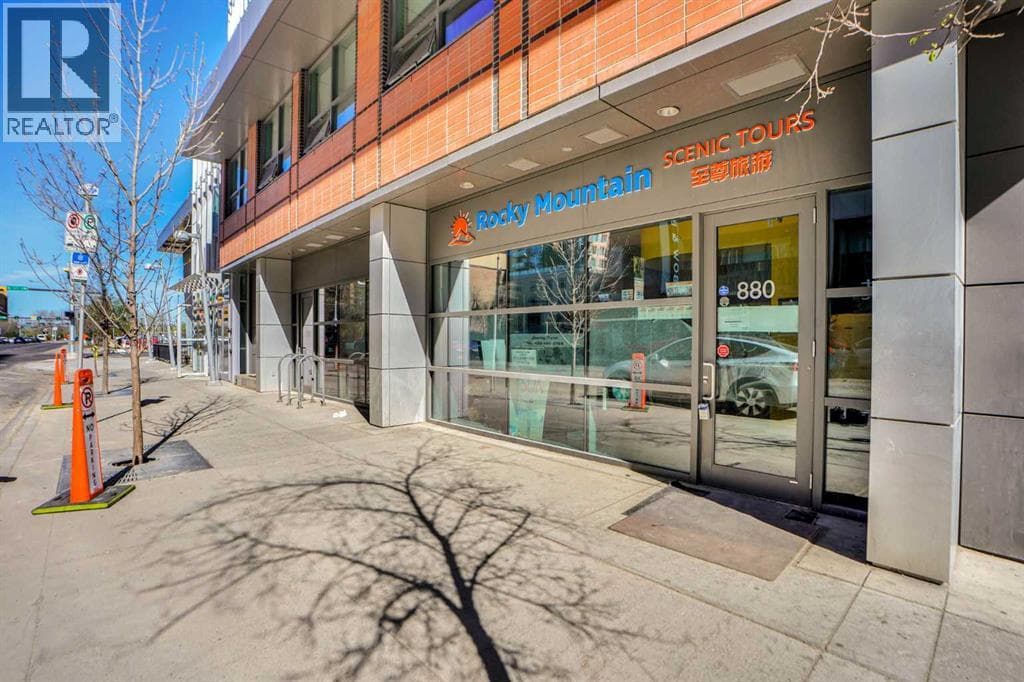 880 4 Avenue SW — photo 5