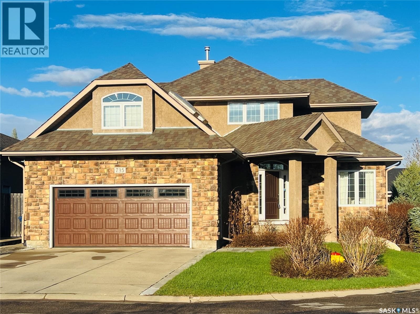 735 Wright CRESCENT