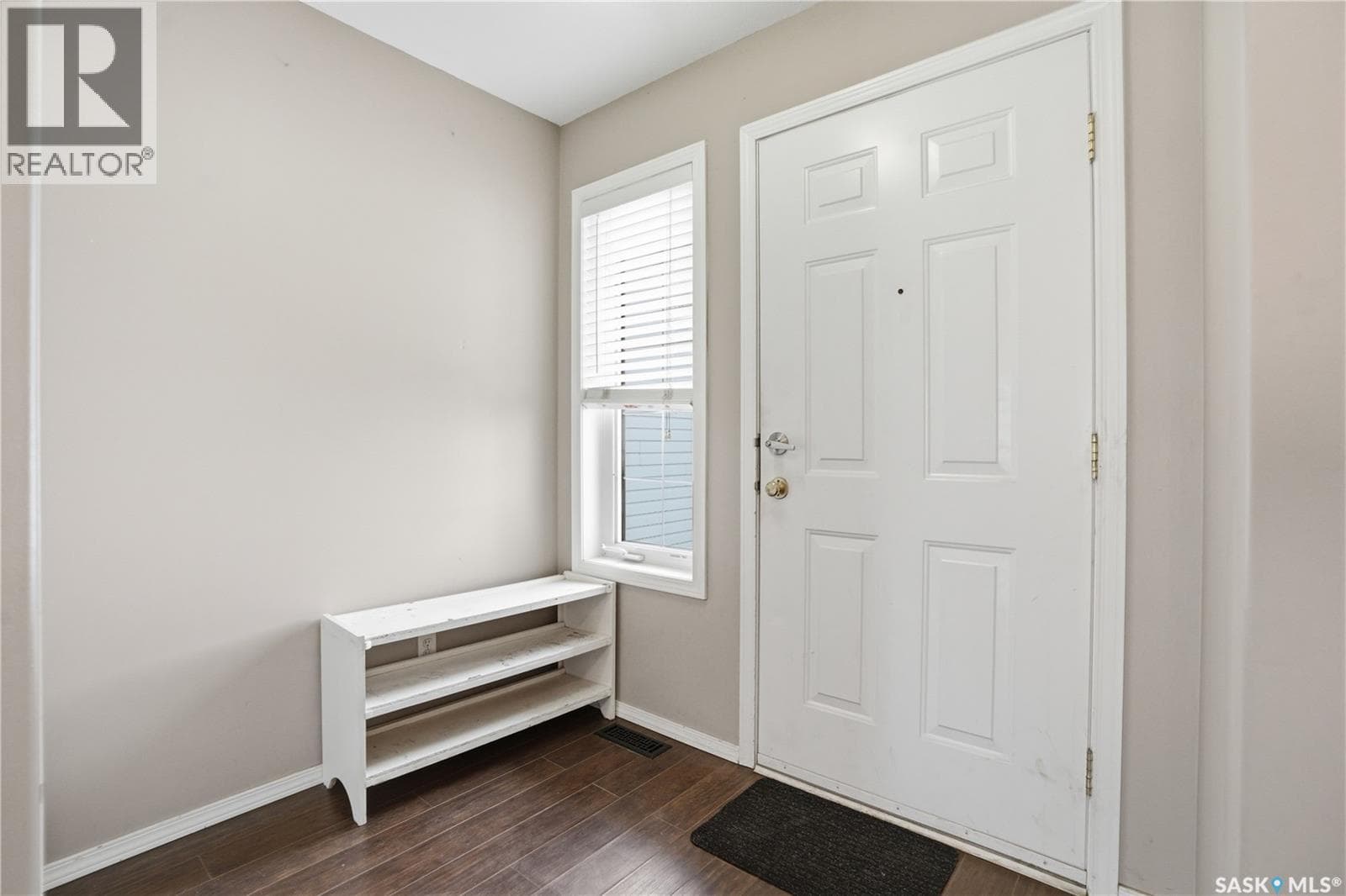18 410 Keevil CRESCENT — photo 3