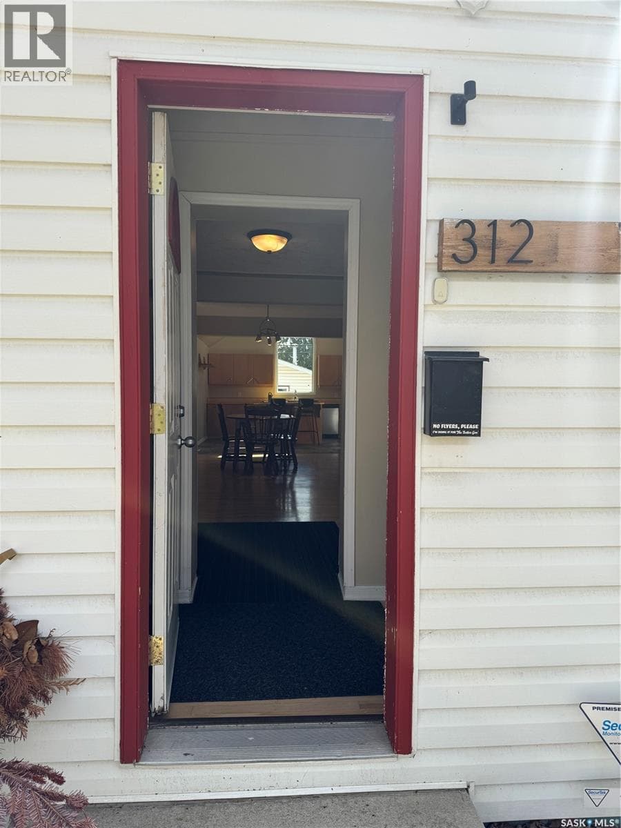 312 1st STREET E — photo 4