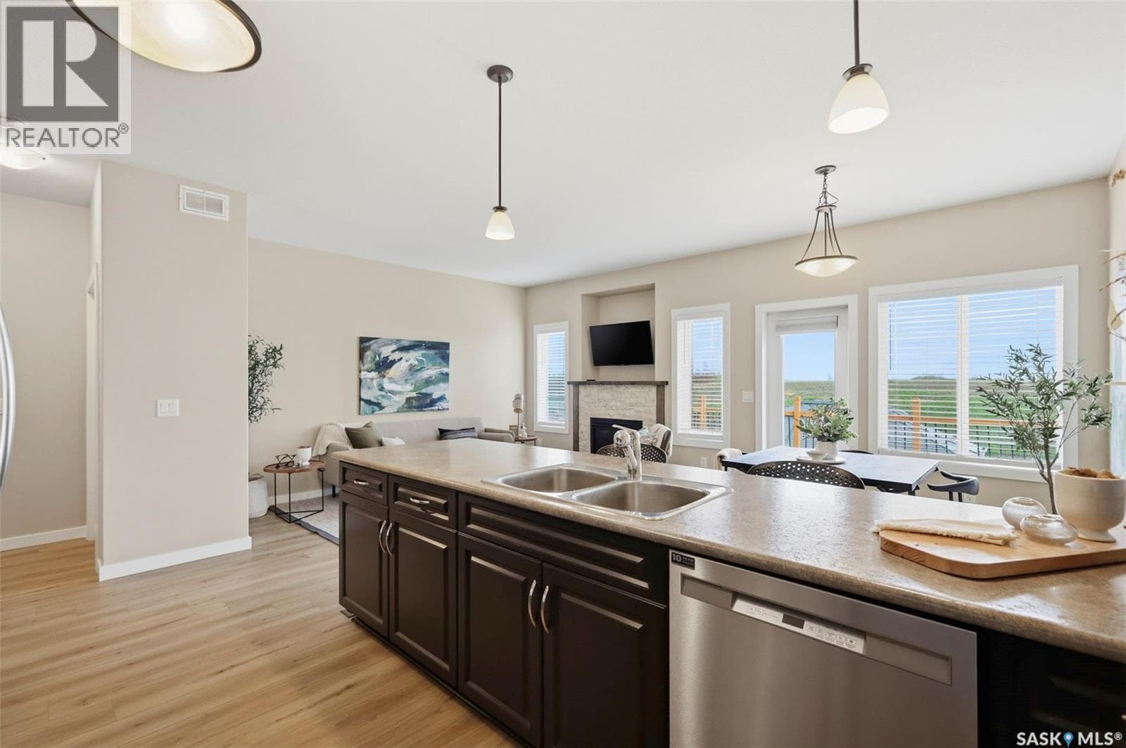 451 Henick CRESCENT — photo 4