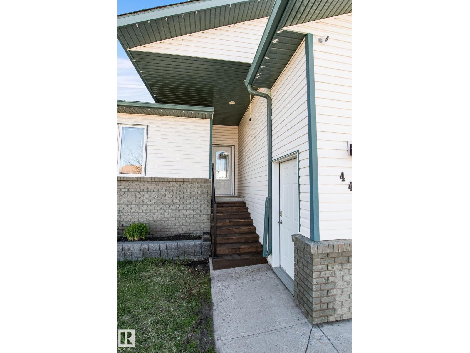 4403 39 ST — photo 3