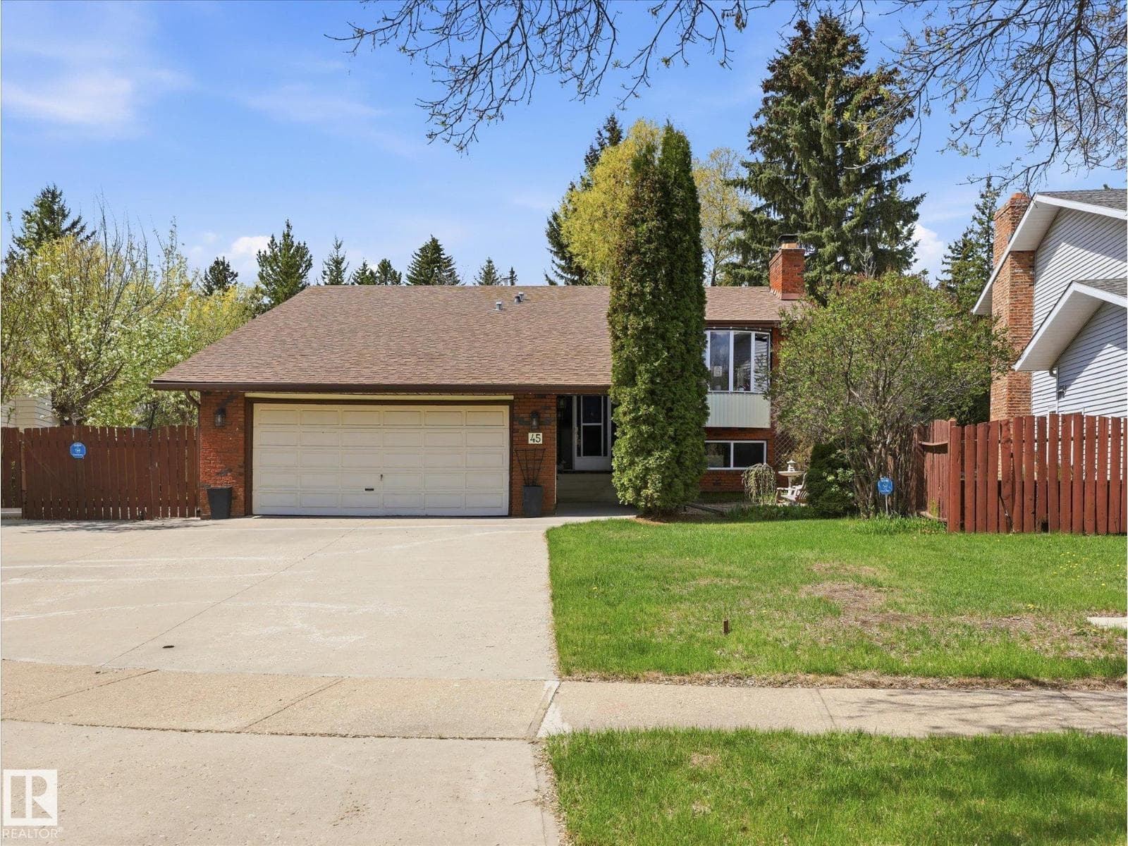45 LORNE CR